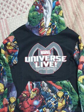 Marvel Universe Sweater Hoodie Size Small
